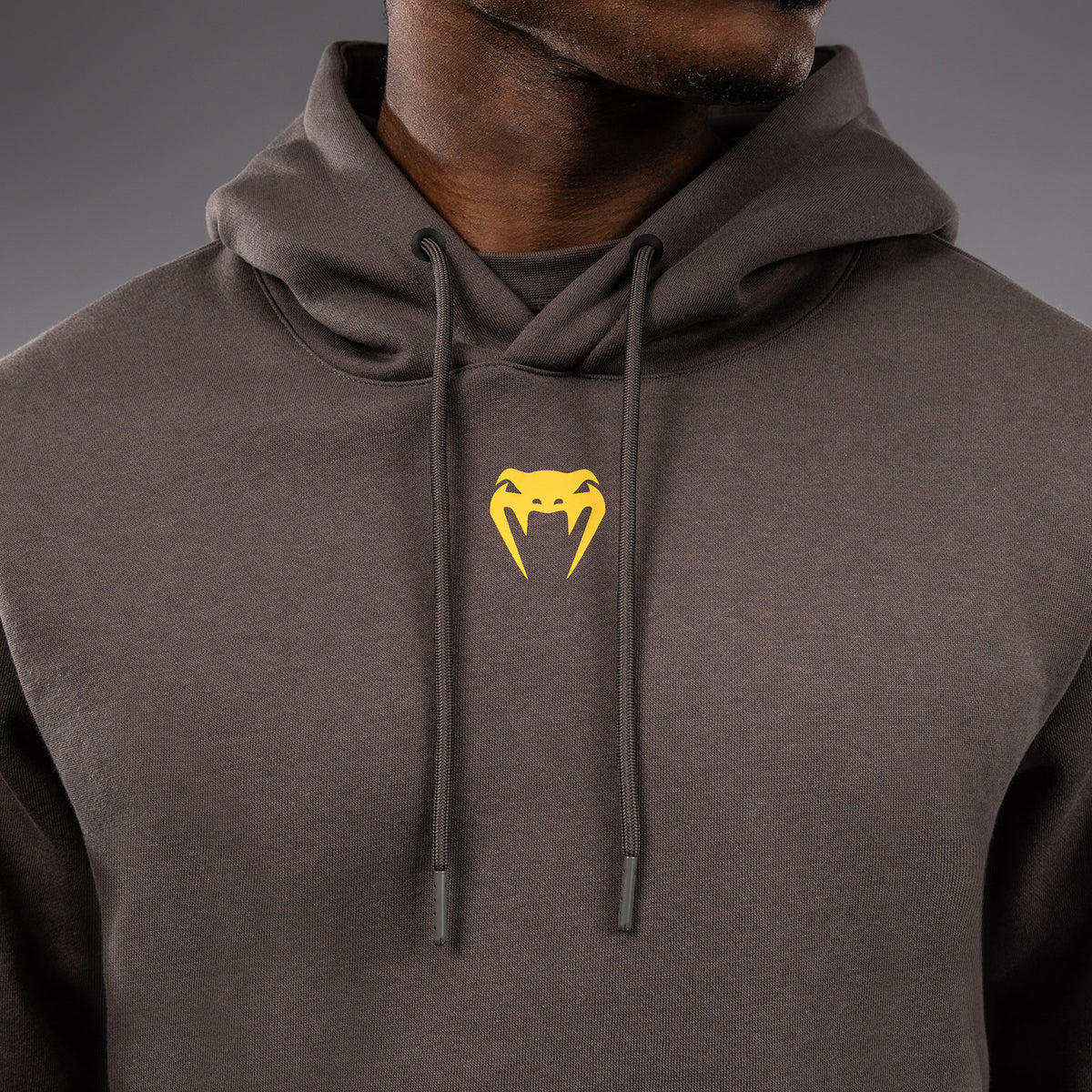 Sweatshirt à Capuche pour Hommes UFC Fusion by Venum Fight Week - Marron Terrestre - product-type_Sweatshirts