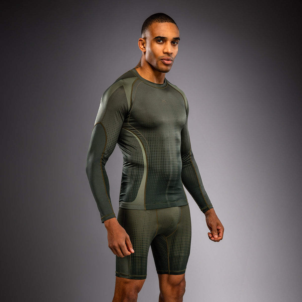 Rashguard à Manches Longues Venum Stealth – Kaki/Vert Foncé - product-type_T-Shirts de Compression