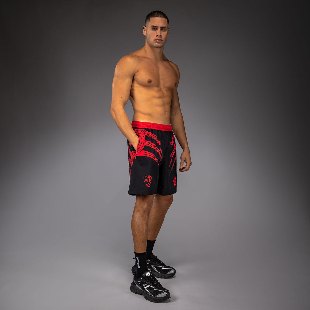 Short d'entraînement Venum x Mike Tyson Tiger - Noir Profond/Rouge Intense - product-type_Shorts de training