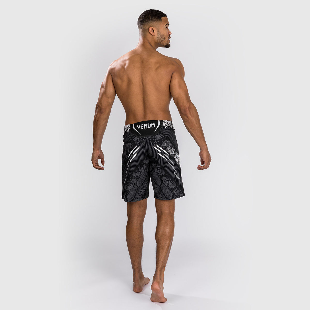 Shorts de combat Coupe longue pour Hommes UFC Adrenaline by Venum Authentic Fight Night - Noir - product-type_Shorts de MMA
