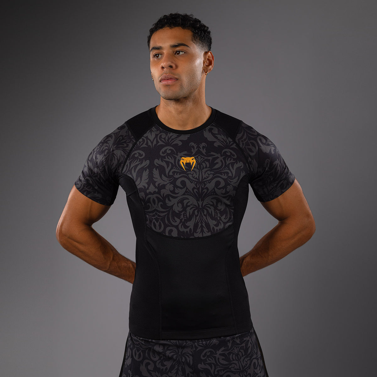 Rashguard Venum x Topuria Unmatched Edition - Noir/Doré - product-type_T-Shirts de Compression