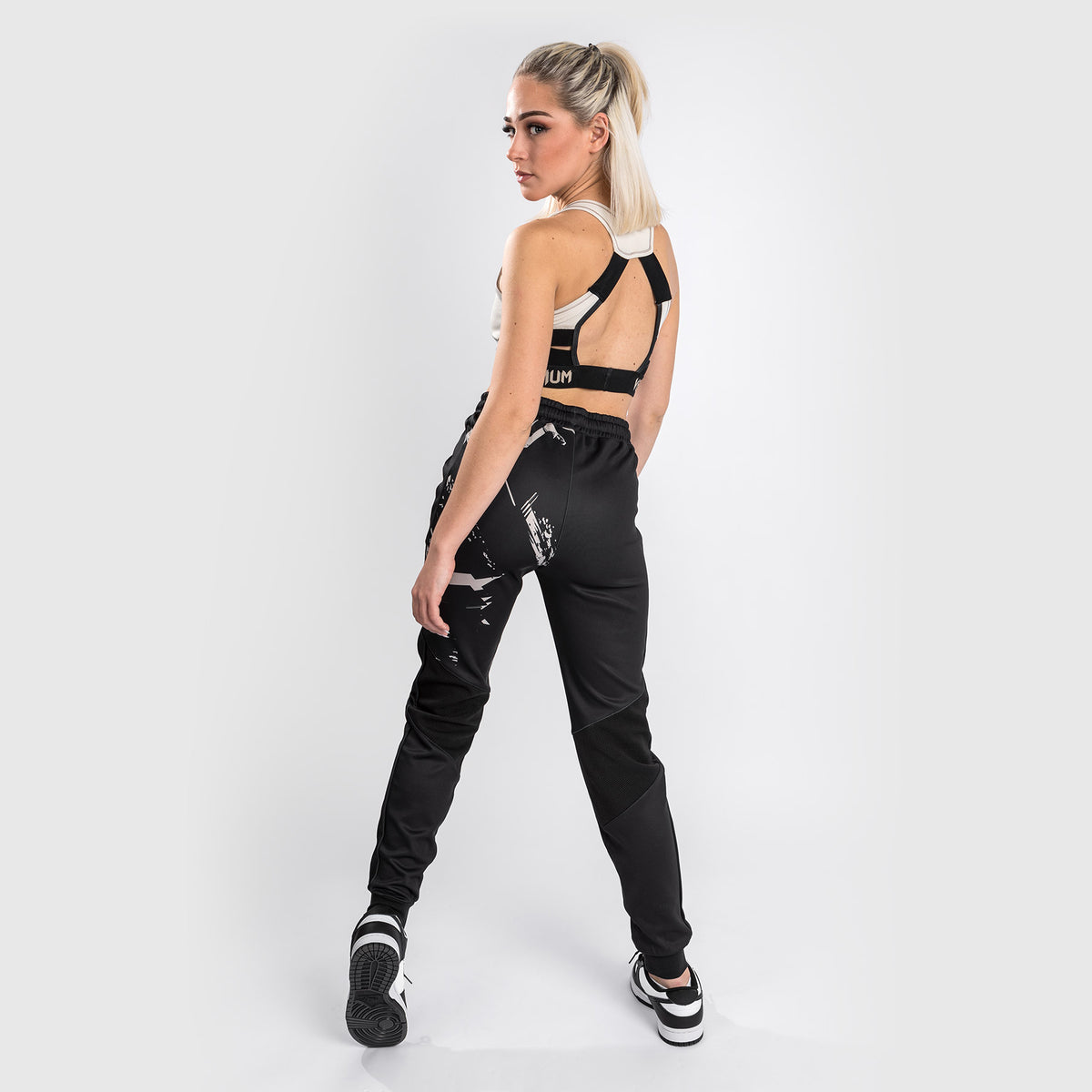 Jogging Femme UFC Venum Authentic Fight Week 2.0 – Noir/Sable - product-type_Pantalons de jogging