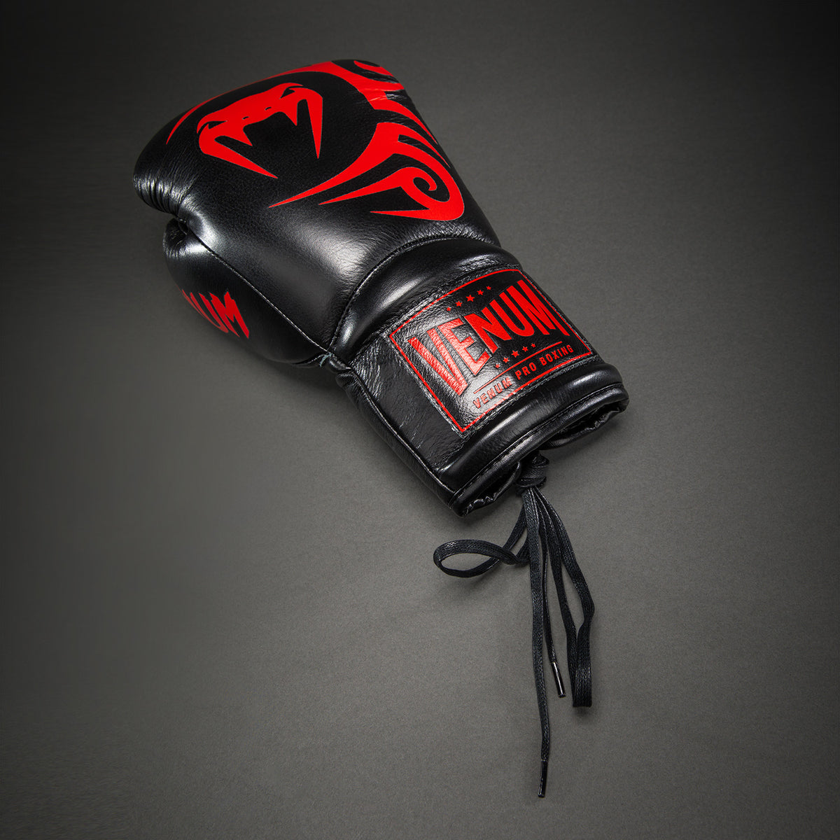 Gants de boxe Venum Giant 2.0 Mike Tyson Pro avec Lacets – Noir/Rouge - Sac inclus -