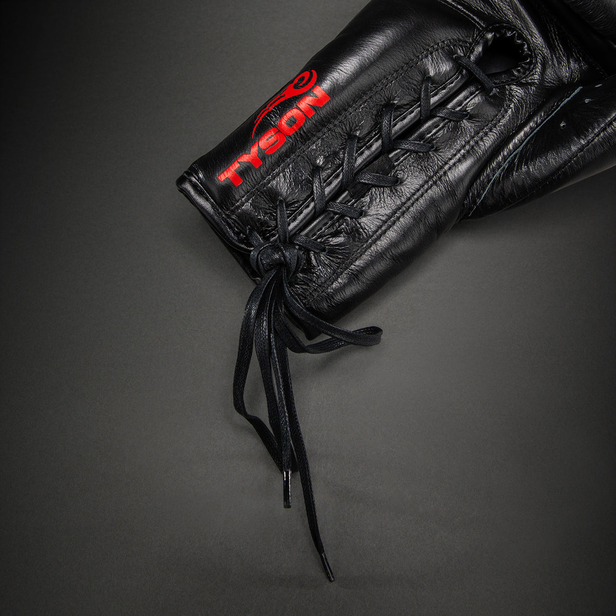 Gants de boxe Venum Giant 2.0 Mike Tyson Pro avec Lacets – Noir/Rouge - Sac inclus -