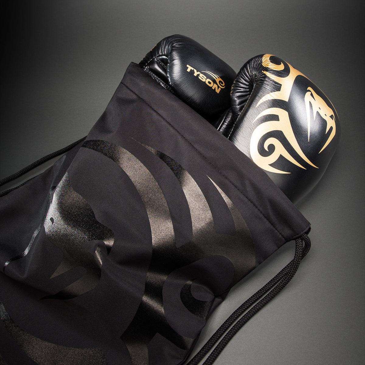 Gants de boxe Venum Giant 2.0 Mike Tyson Pro avec Lacets – Noir/Or - Sac inclus -