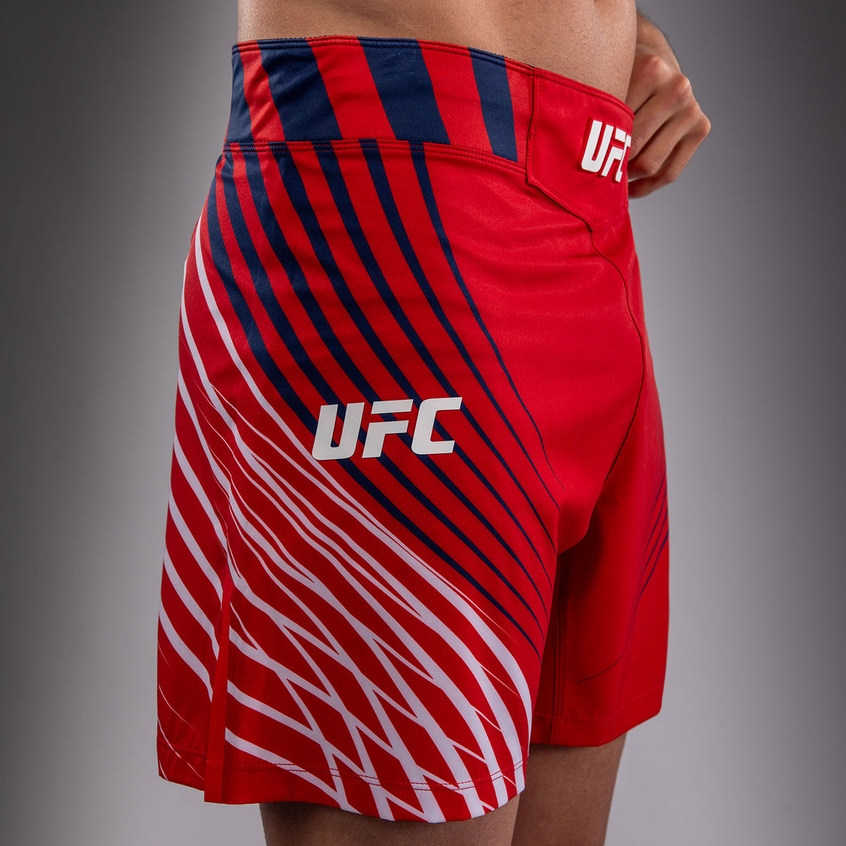 UFC Freedom 250 by Venum Authentic Fight Night Short de combat coupe courte Personnalisé pour homme - Rouge - product-type_Shorts de MMA