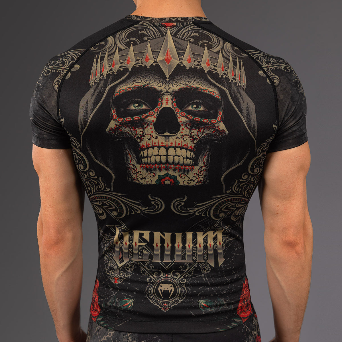 Rashguard à Manches Courtes pour Hommes Venum Santa Muerte 5.0 - Noir Profond/Or - product-type_T-Shirts de Compression