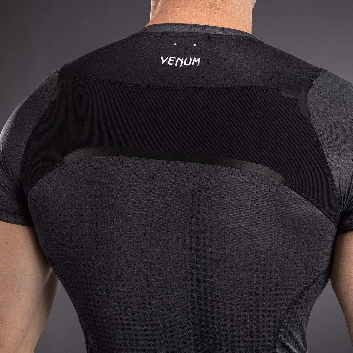 Rashguard à Manches Courtes Venum Stealth – Noir/Blanc - product-type_T-Shirts de Compression