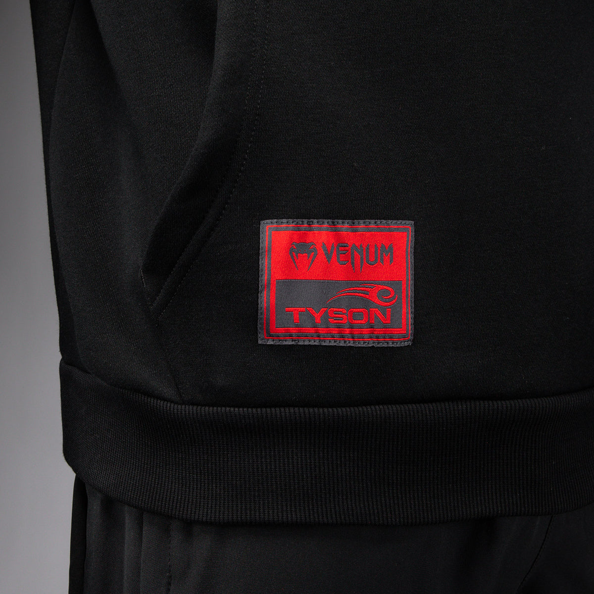 Sweat à capuche Venum x Mike Tyson Tiger - Noir Profond/Rouge Intense - product-type_Sweatshirts