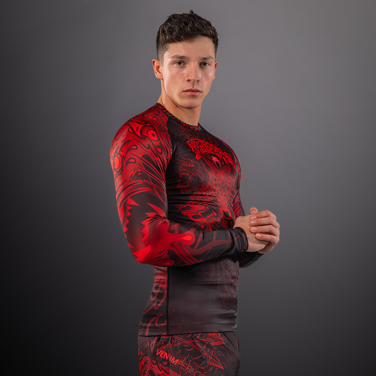 Rashguard à Manches Longues Venum Wolf Atak – Noir/Rouge - product-type_T-Shirts de Compression