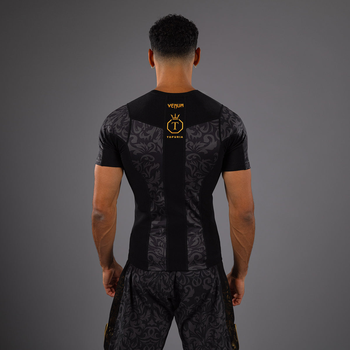 Rashguard Venum x Topuria Unmatched Edition - Noir/Doré - product-type_T-Shirts de Compression