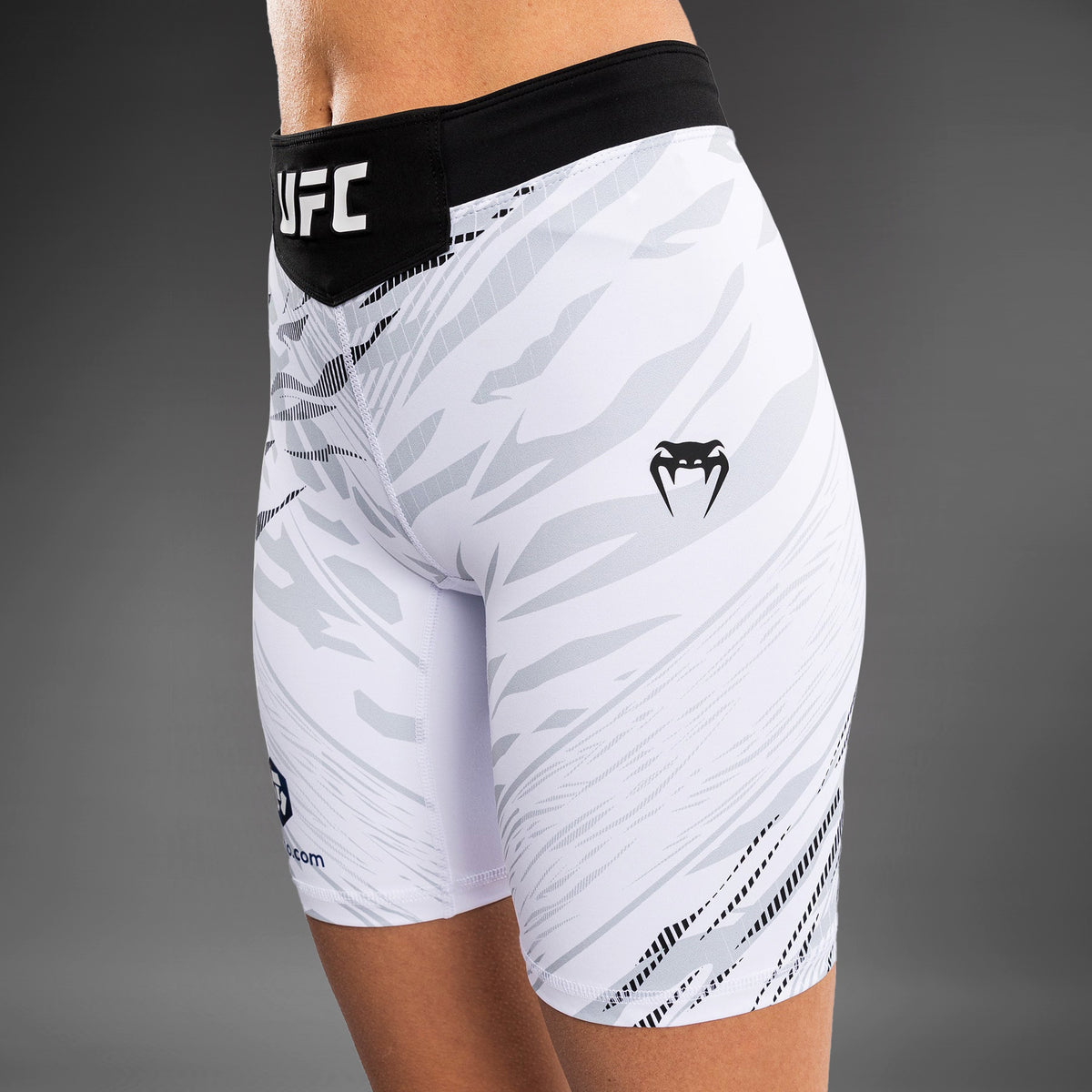 Short de compression pour Femmes UFC Fusion by Venum Authentic Fight Night - Coupe Longue - Blanc - product-type_Shorts de compression