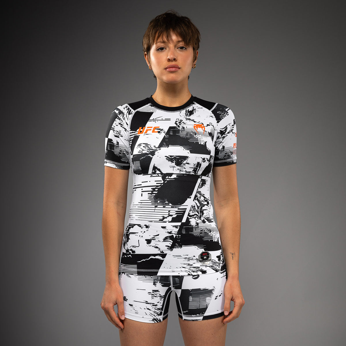 Rashguard manches courtes Performance Femme UFC Zenith by Venum Authentic Fight Week - Blanc - product-type_T-Shirts de Compression