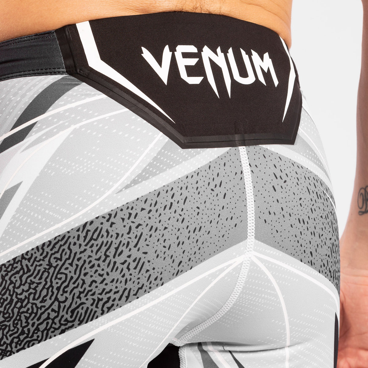 Short de Vale tudo Homme UFC Venum Authentic Fight Night - Coupe Courte - Blanc - product-type_Shorts de compression
