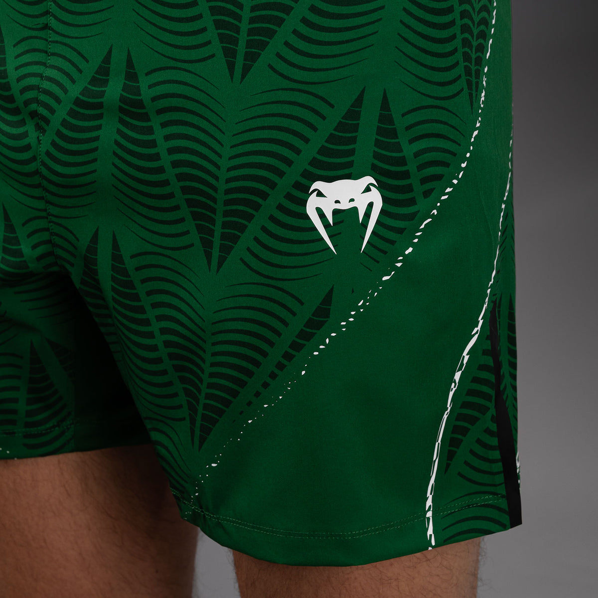 Short de combat coupe courte Homme Personnalisé UFC Zenith by Venum Authentic Fight Night - Vert - product-type_Shorts de MMA