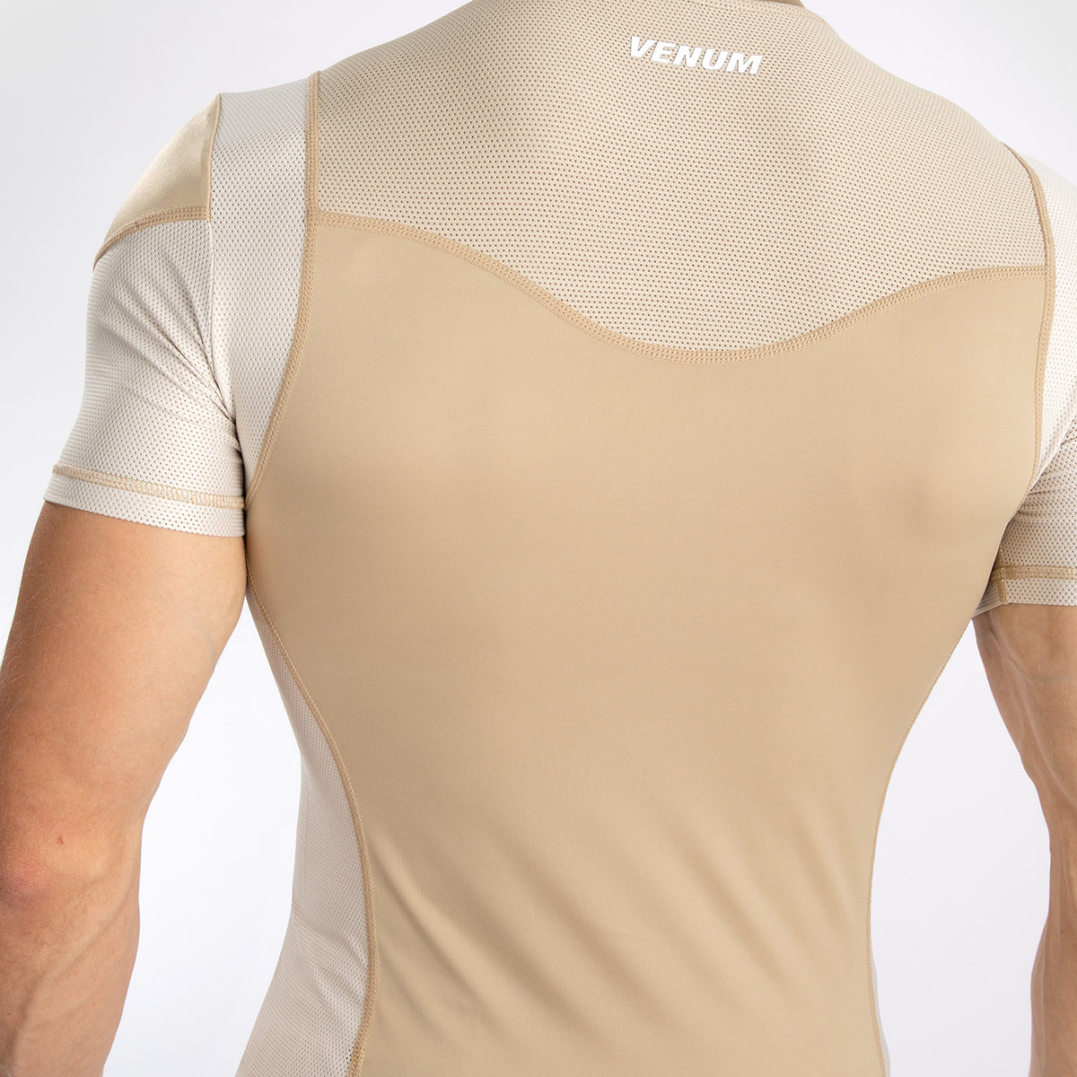 Rashguard À Manches Courtes pour Hommes Venum Tempest - Beige/Sable - product-type_T-Shirts de Compression