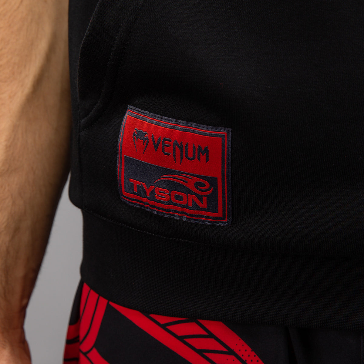 Sweat à capuche sans manches Venum x Mike Tyson Tiger - Noir Profond/Rouge Intense - product-type_Sweatshirts