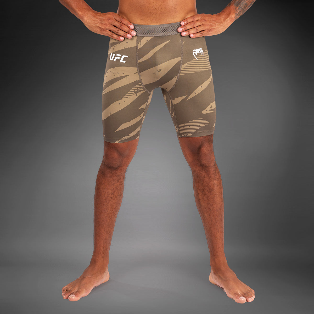 Short de compression pour Hommes UFC Adrenaline by Venum Fight Week - desert Camo - product-type_Shorts de compression