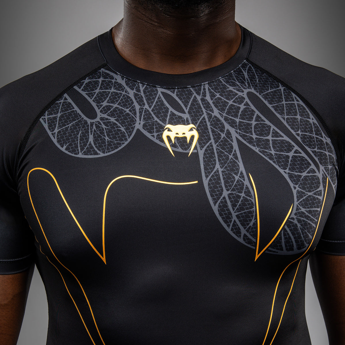 Rashguard Manches Courtes Venum Serpenti – Noir/Argent/Or - product-type_T-Shirts de Compression