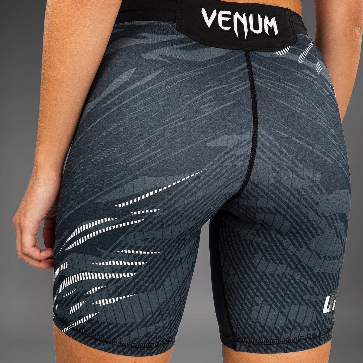 Short de compression pour Femmes UFC Fusion by Venum Authentic Fight Night - Coupe Longue - Noir - product-type_Shorts de compression