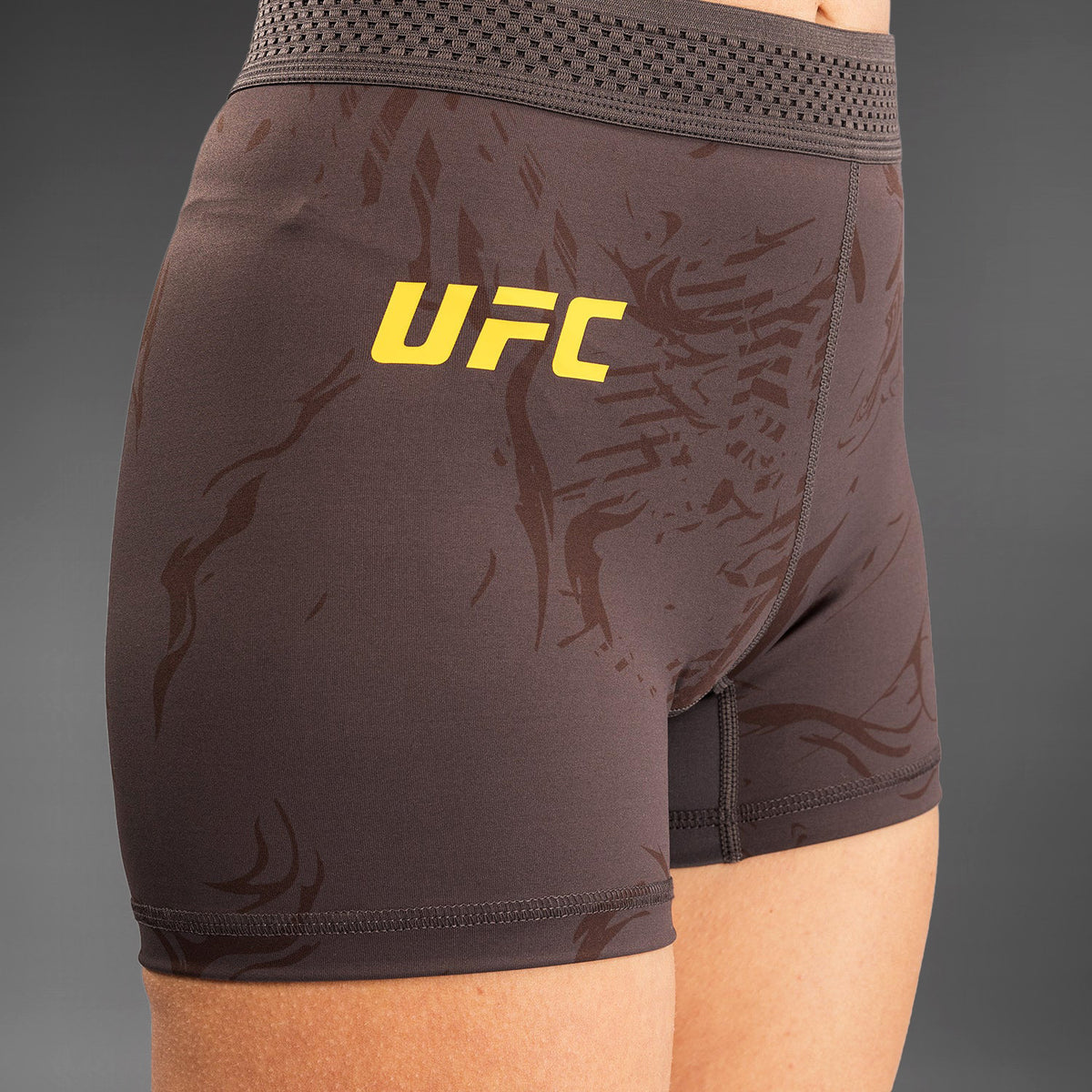 Short de compression pour Femmes UFC Fusion by Venum Fight Week - Marron Terrestre - product-type_Shorts de compression