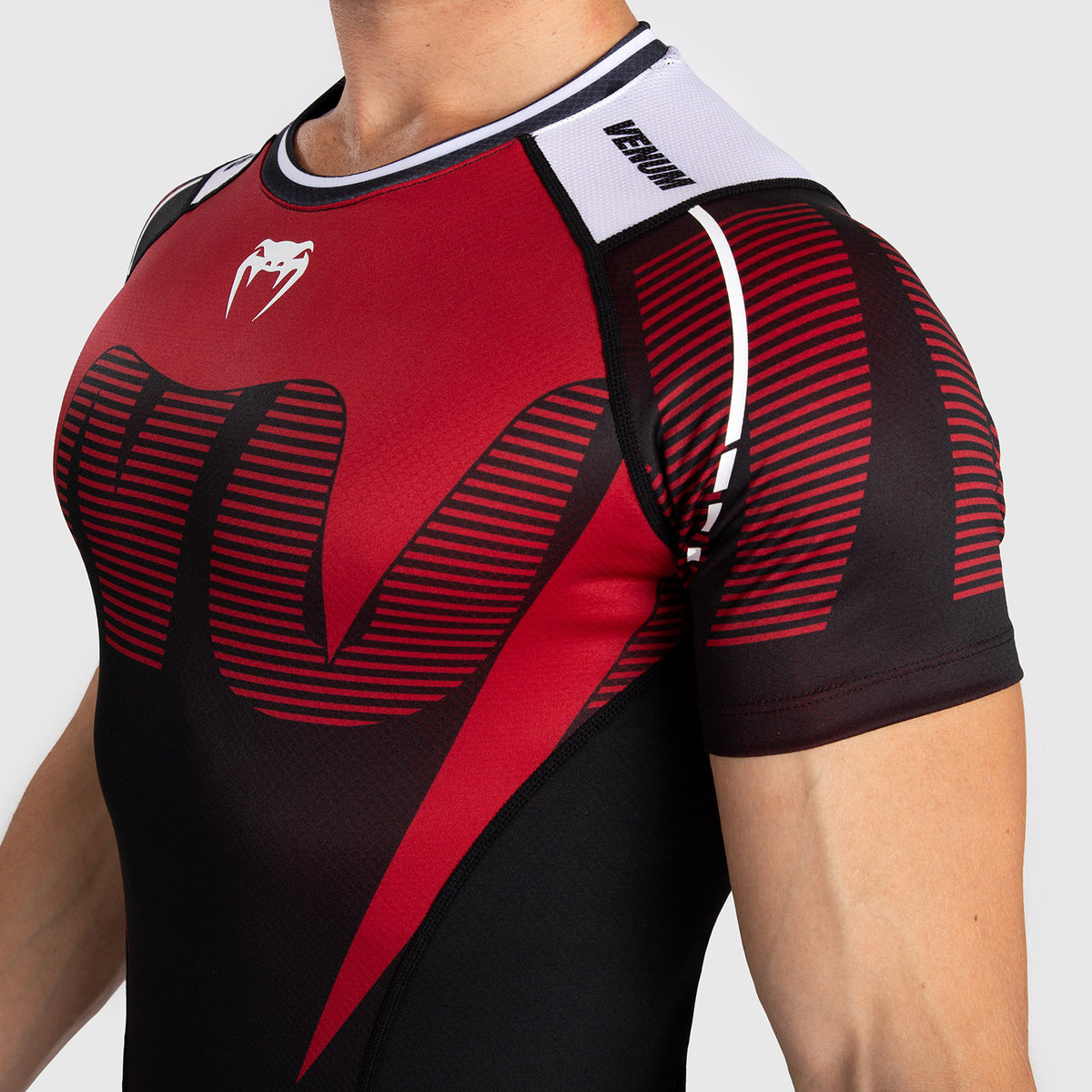 Rashguard À Manches Courtes pour Hommes Venum Adrenaline - Red - product-type_T-Shirts de Compression