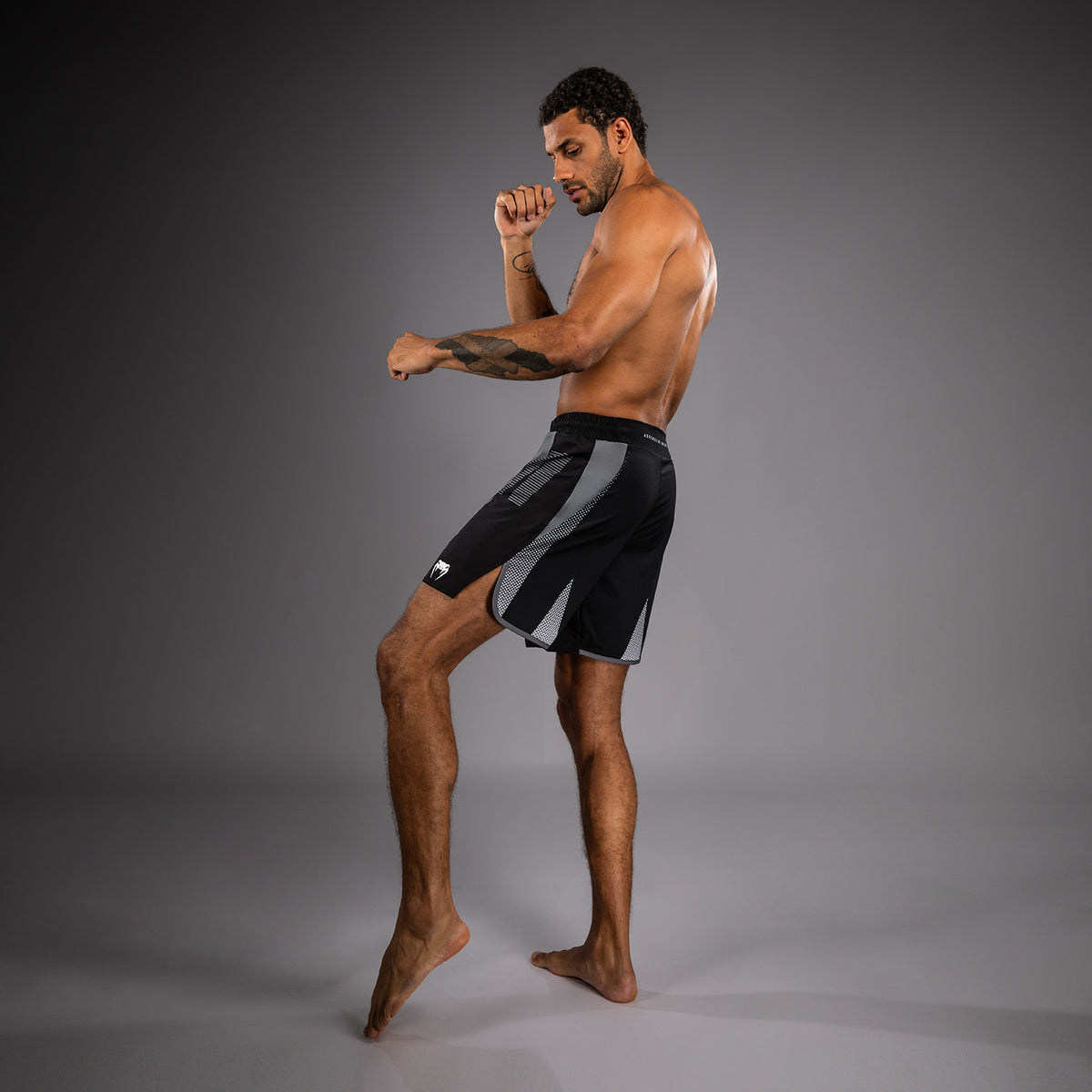 Short de Combat Venum Adrenaline – Noir/Gris Argenté - product-type_Shorts de MMA