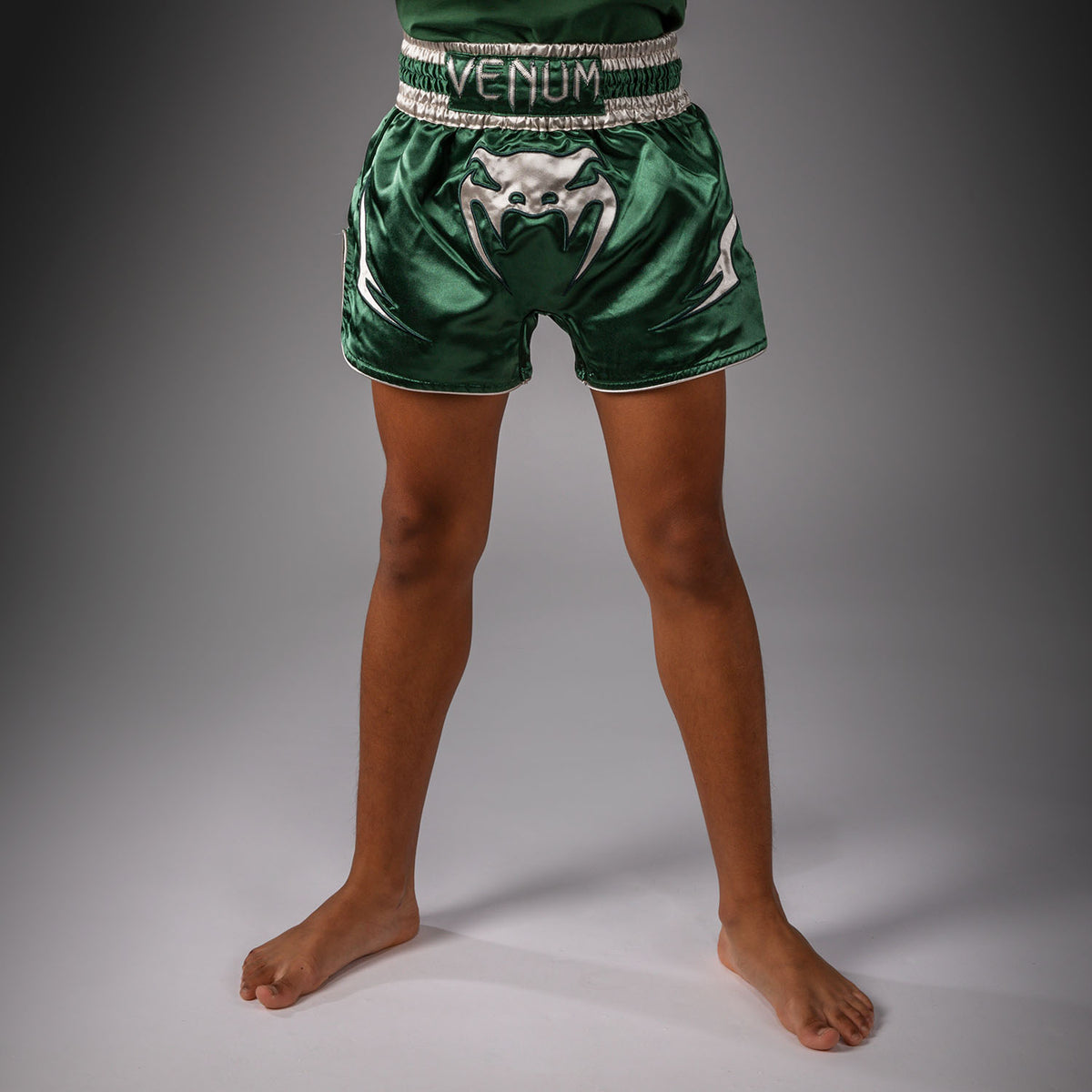 Short de Muay Thaï Venum Inferno – Vert Forêt/ Blanc Cassé - product-type_Shorts de Muay Thai