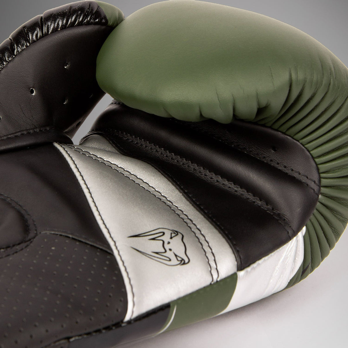 Gants de Boxe Venum Elite Evo - Kaki/Argent - product-type_Gants de boxe