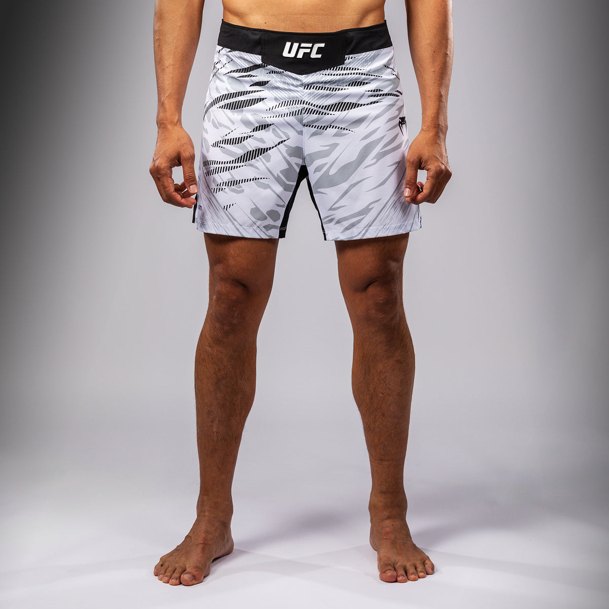 Shorts de Combat pour Hommes UFC Fusion by Venum Authentic Fight Night - Coupe Courte - Blanc - product-type_Shorts de MMA