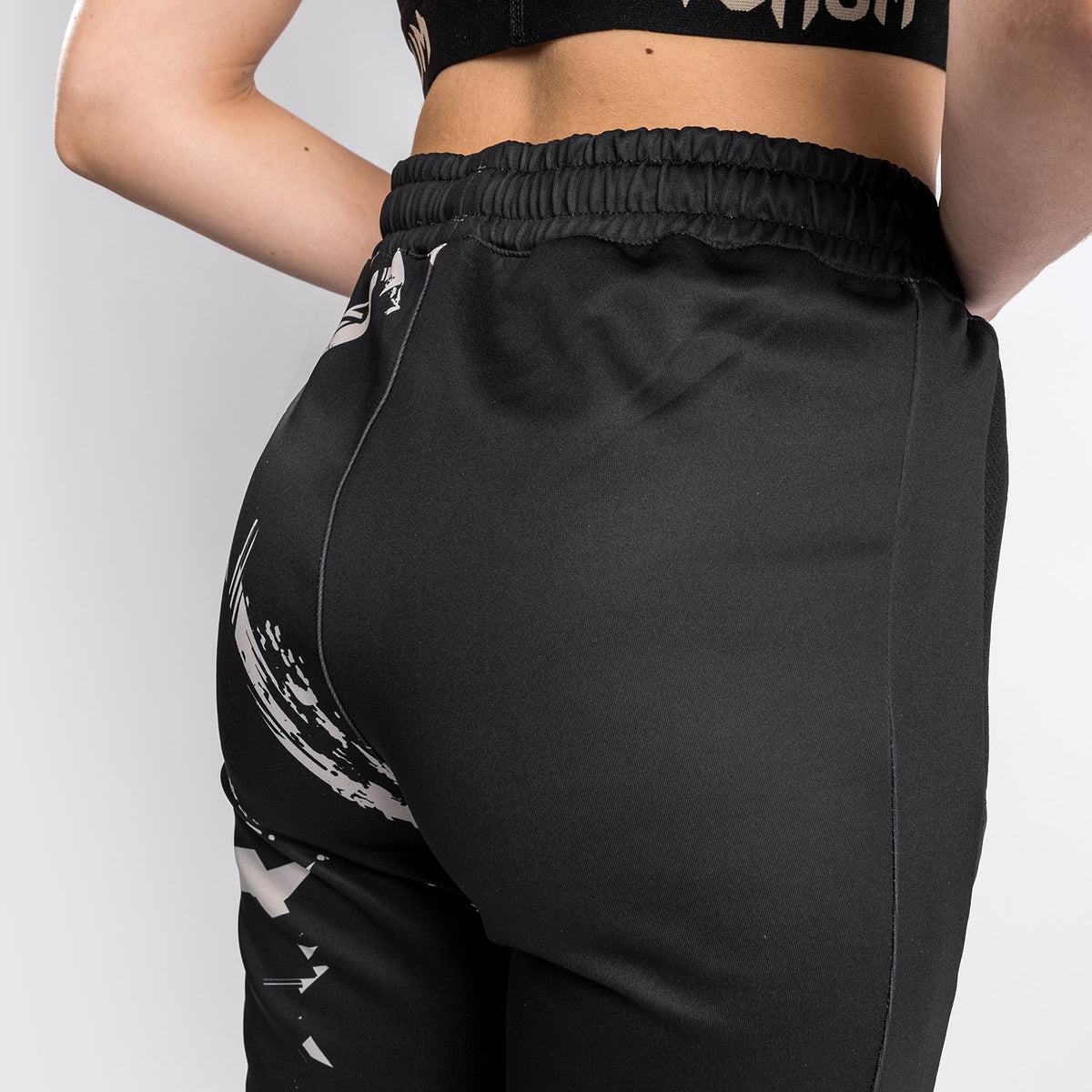 Jogging Femme UFC Venum Authentic Fight Week 2.0 – Noir/Sable - product-type_Pantalons de jogging
