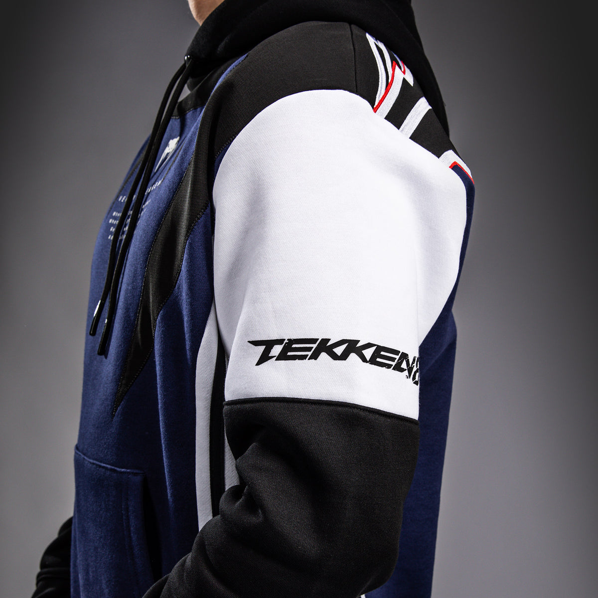 Sweatshirt à capuche Venum x TEKKEN 8 - Jin Kazama - Bleu/Noir/Blanc - product-type_Sweatshirts