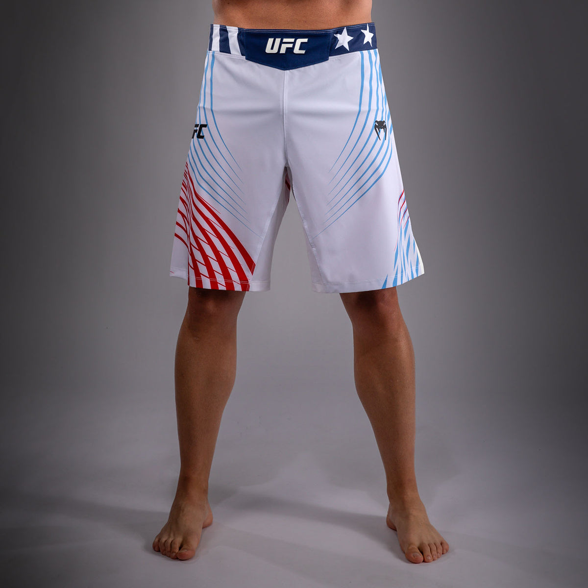 UFC Freedom 250 by Venum Authentic Fight Night Short de combat Personnalisé coupe longue pour homme - Blanc - product-type_Shorts de MMA
