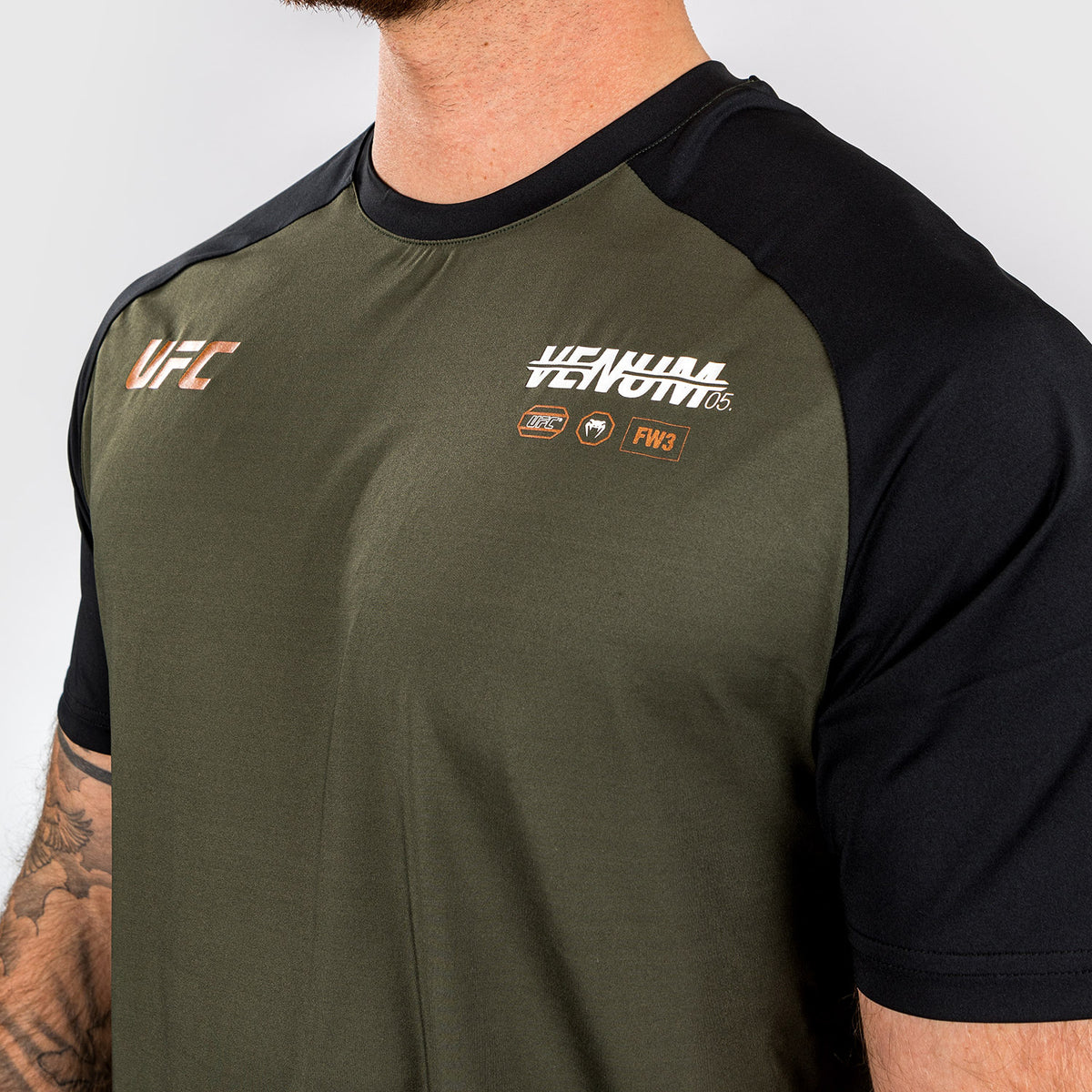 T-shirt Dry-tech pour Hommes UFC Adrenaline by Venum Fight Week - Kaki/Bronze - product-type_T-Shirts Dry Tech