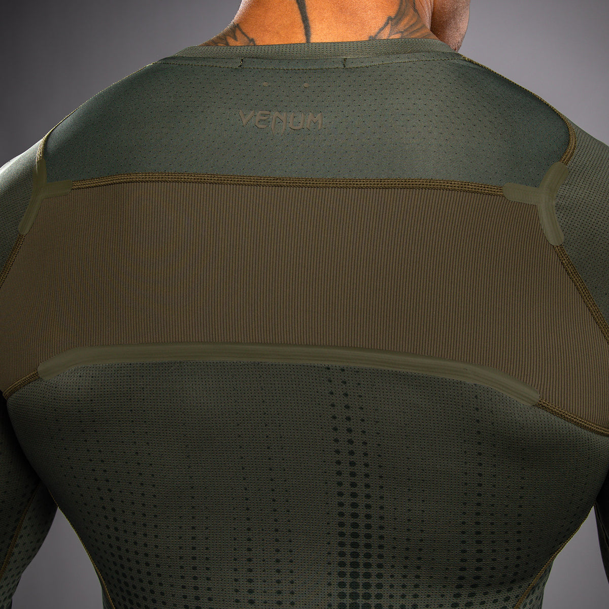 Rashguard à Manches Longues Venum Stealth – Kaki/Vert Foncé - product-type_T-Shirts de Compression
