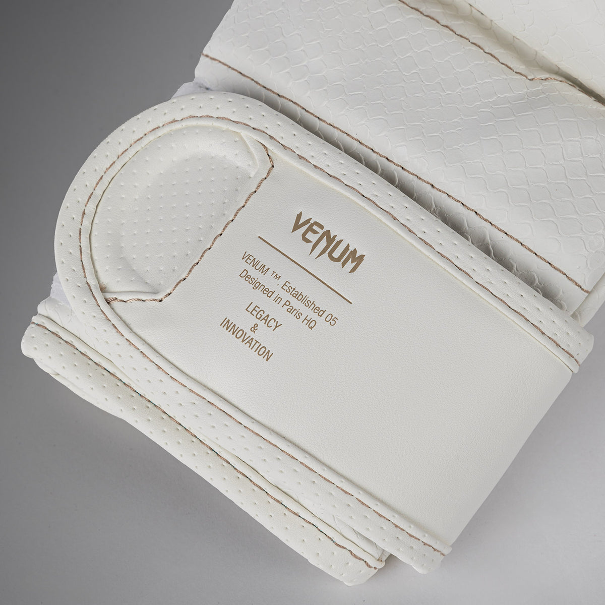 Gants de sparring MMA Venum Impact Evo Scales - Ivoire - product-type_Gants de Sparring