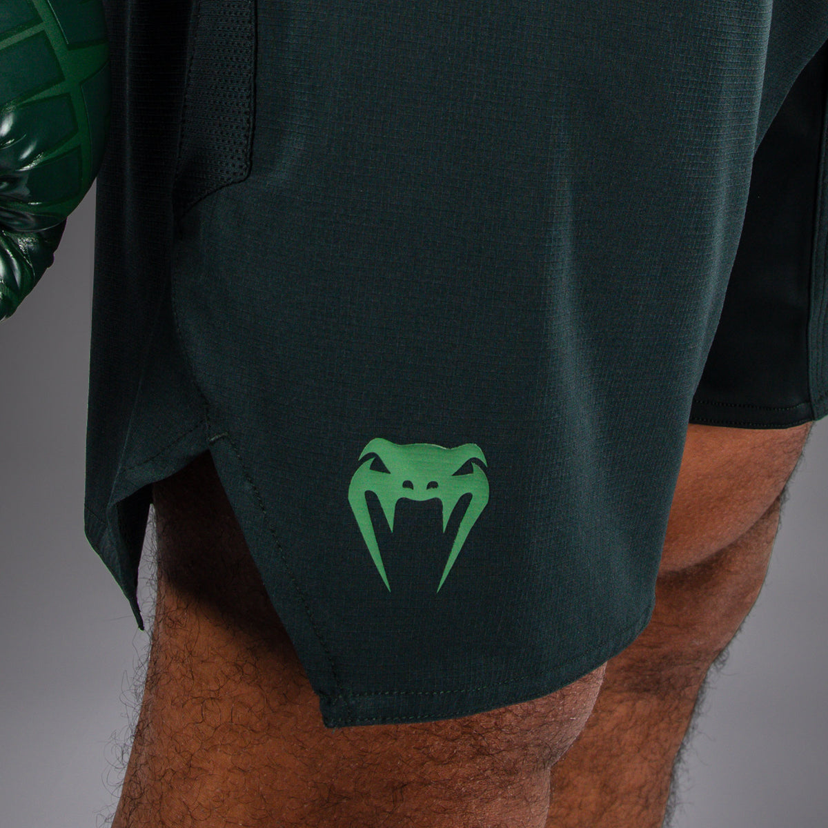 Short de combat Venum Light 5.0 - Vert forêt/Vert clair - product-type_Shorts de MMA