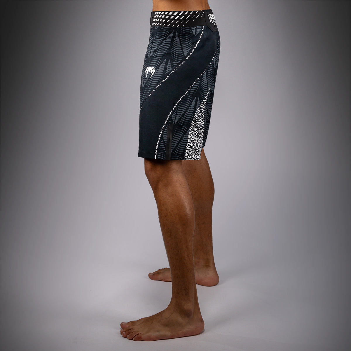 Short de combat coupe longue Homme UFC Zenith by Venum Authentic Fight Night - Noir - product-type_Shorts de MMA