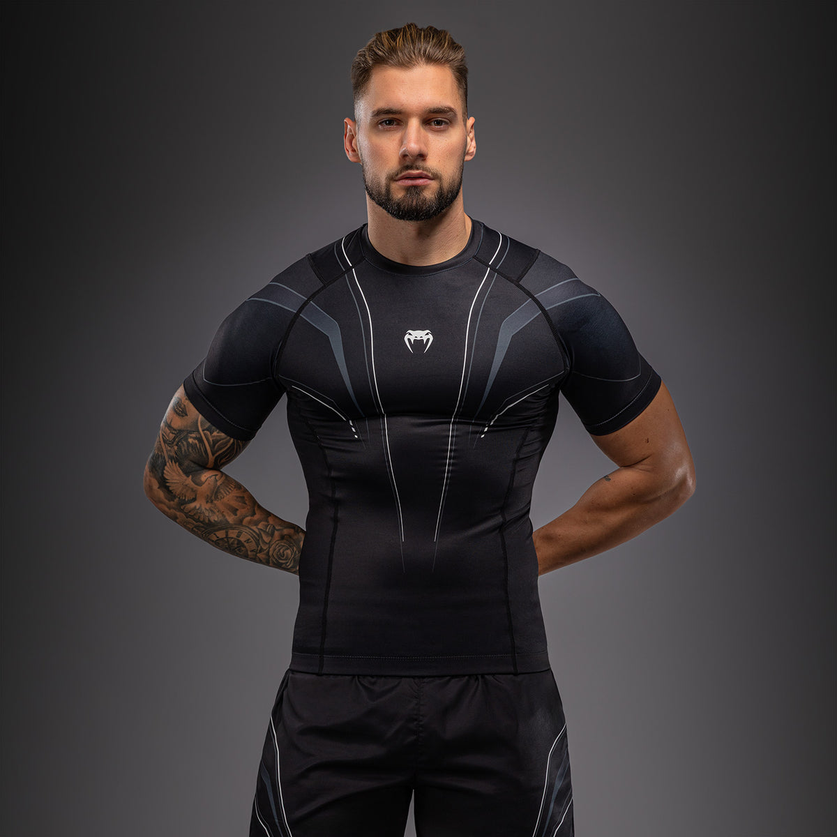 Rashguard à Manches Courtes Venum Streamline – Noir/Blanc - product-type_T-Shirts de Compression