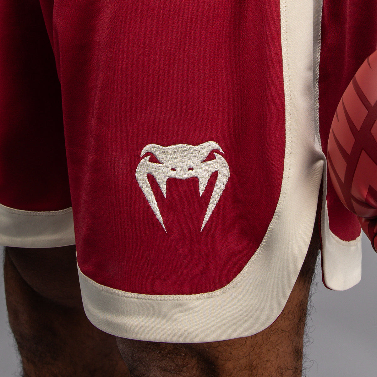 Short de boxe Venum Classic – Rouge Rubis/Ivoire - product-type_Shorts de boxe