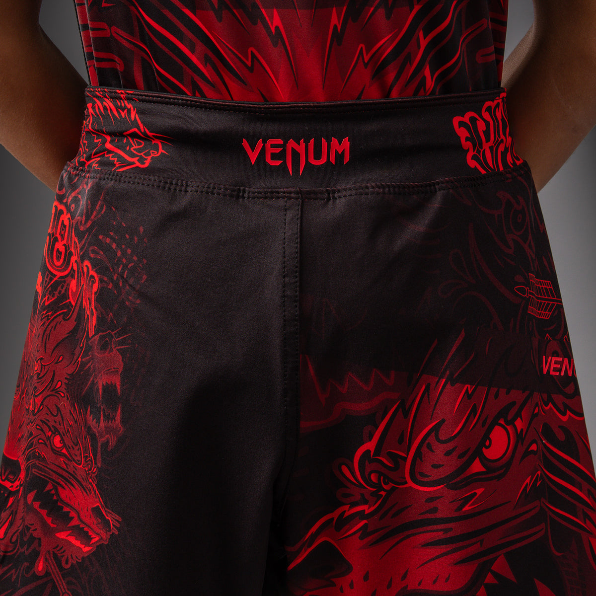 Short de Combat Pour Enfants Venum Wolf Atak – Noir/Rouge - product-type_Shorts de MMA