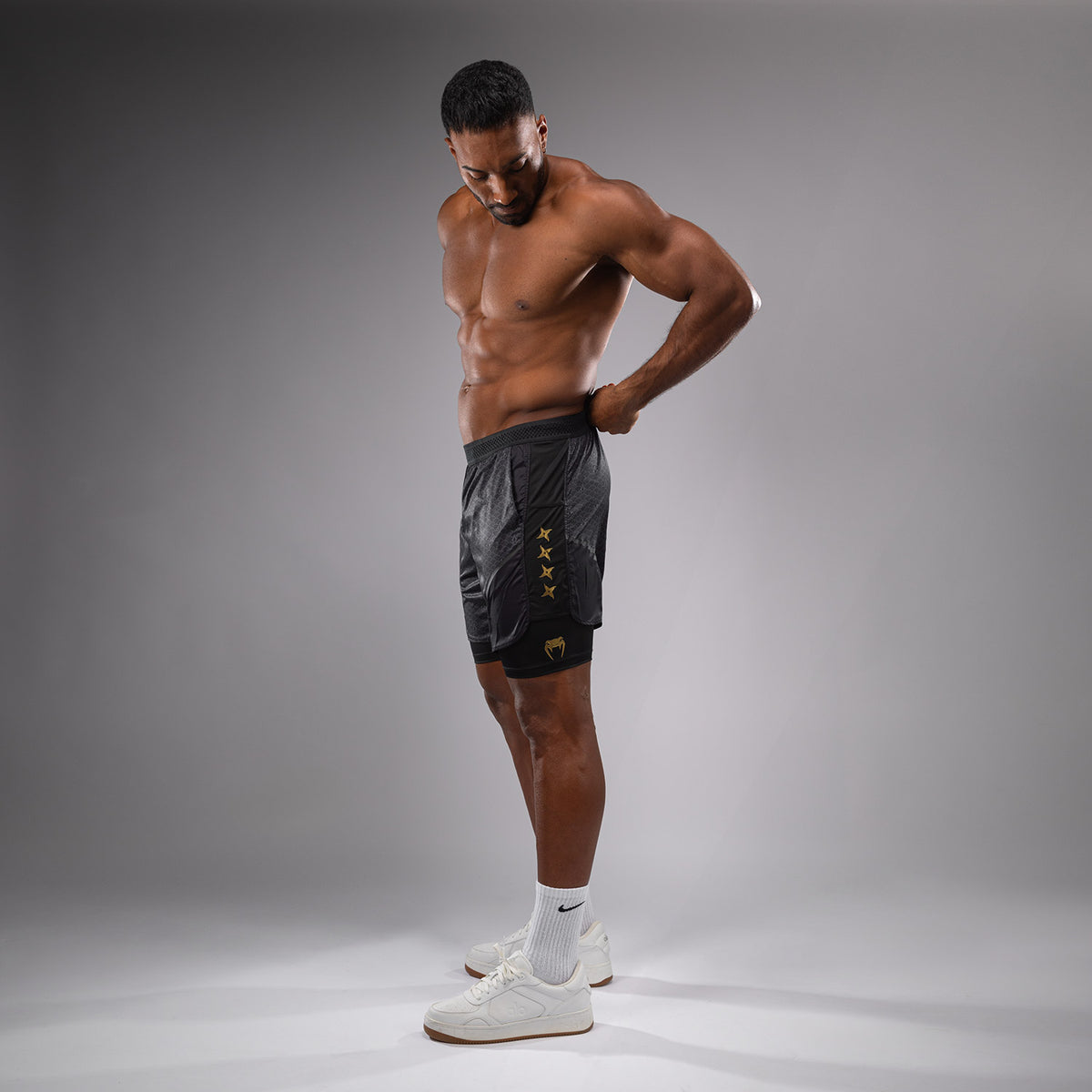 Short d'entraînement Venum x Assassin's Creed Shadows - Noir/Or - product-type_Shorts de training