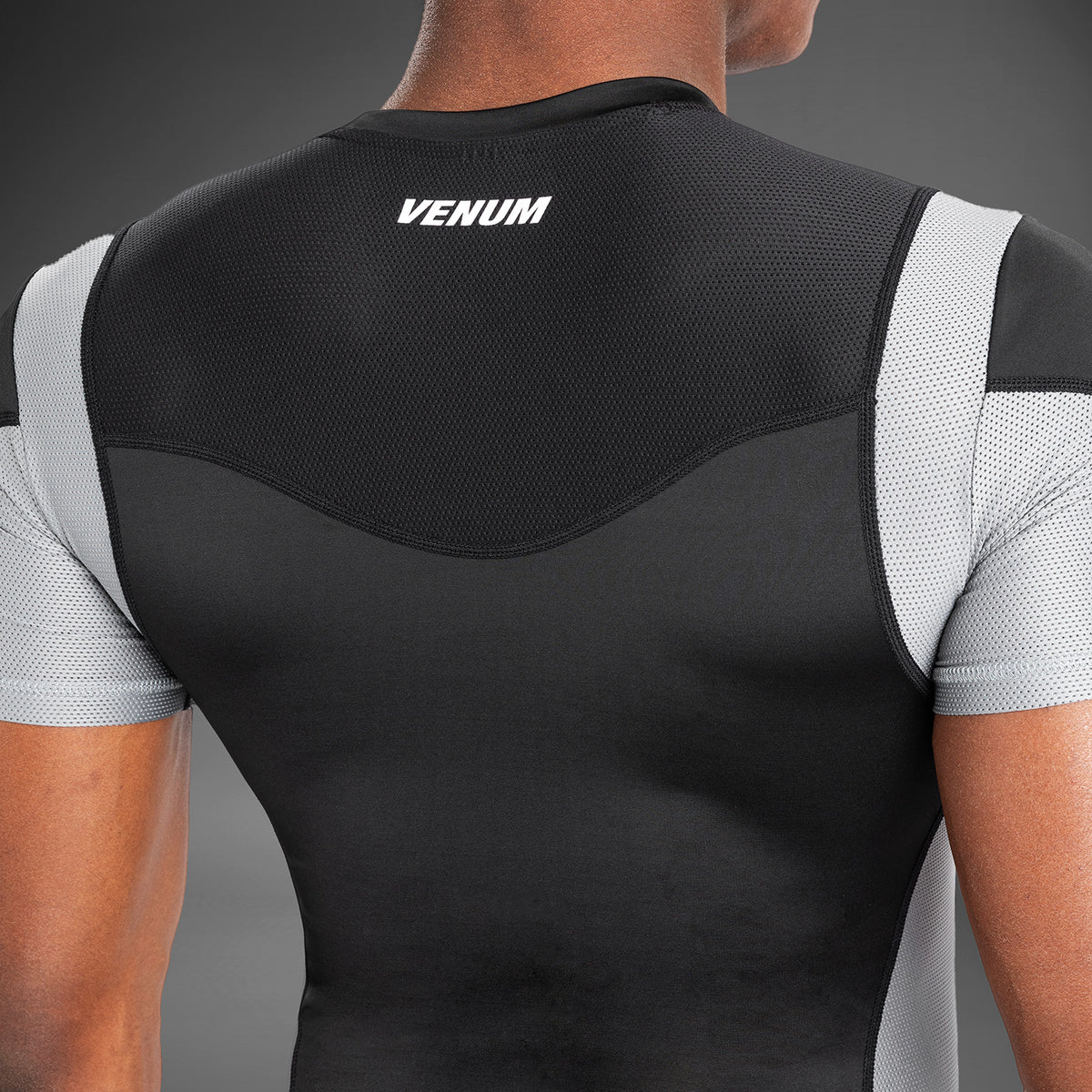 Rashguard À Manches Courtes pour Hommes Venum Tempest - Noir/Gris - product-type_T-Shirts de Compression