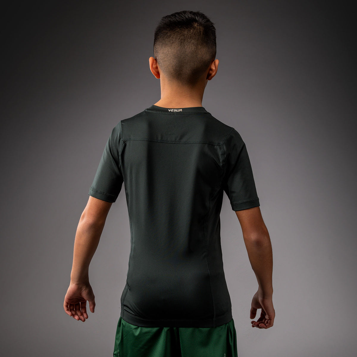 Rashguard Manches Courtes Enfant Venum Attack - Vert Forêt/ Blanc Cassé - product-type_T-Shirts de Compression