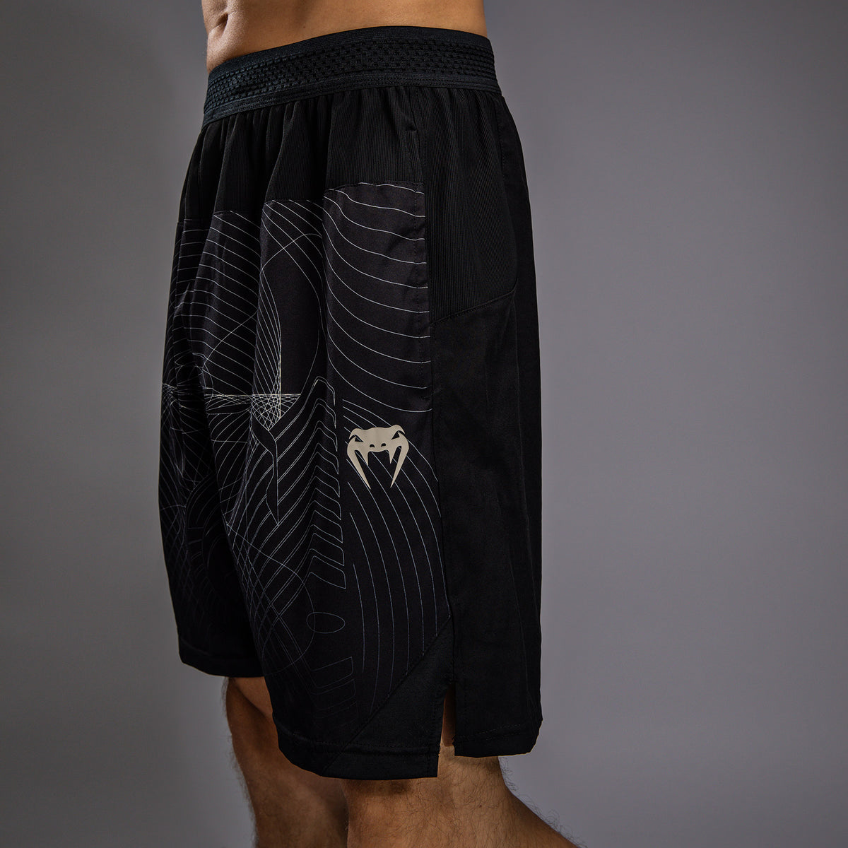 Short d'entraînement Venum G-Fit Air pour Hommes - Noir Intense/Sable Désert - product-type_Shorts de training