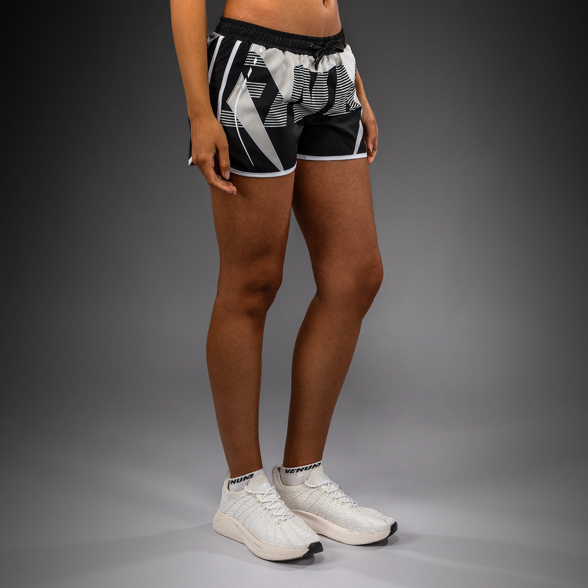 Short d’Entraînement Femme Venum Adrenaline – Noir/Ivoire - product-type_Shorts de training