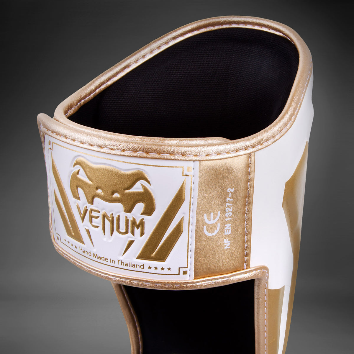 Protège-tibias Venum Elite - Blanc/Doré - product-type_Protège-tibias
