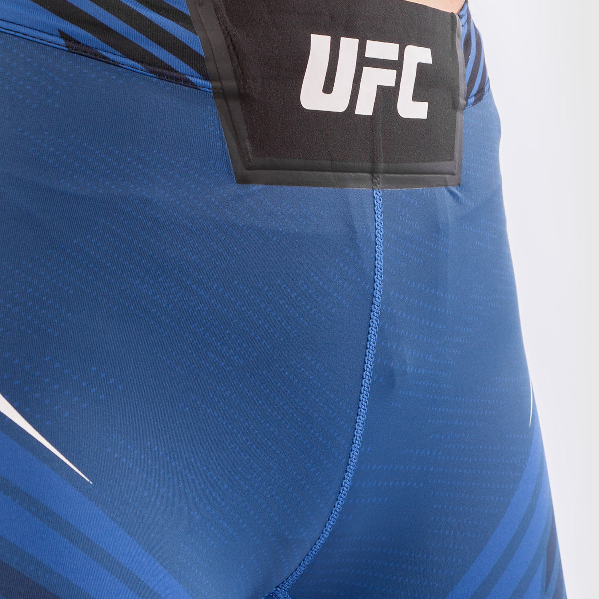 Short de compression pour Femmes UFC Venum Authentic Fight Night - Coupe Longue - Bleu - product-type_Shorts de compression