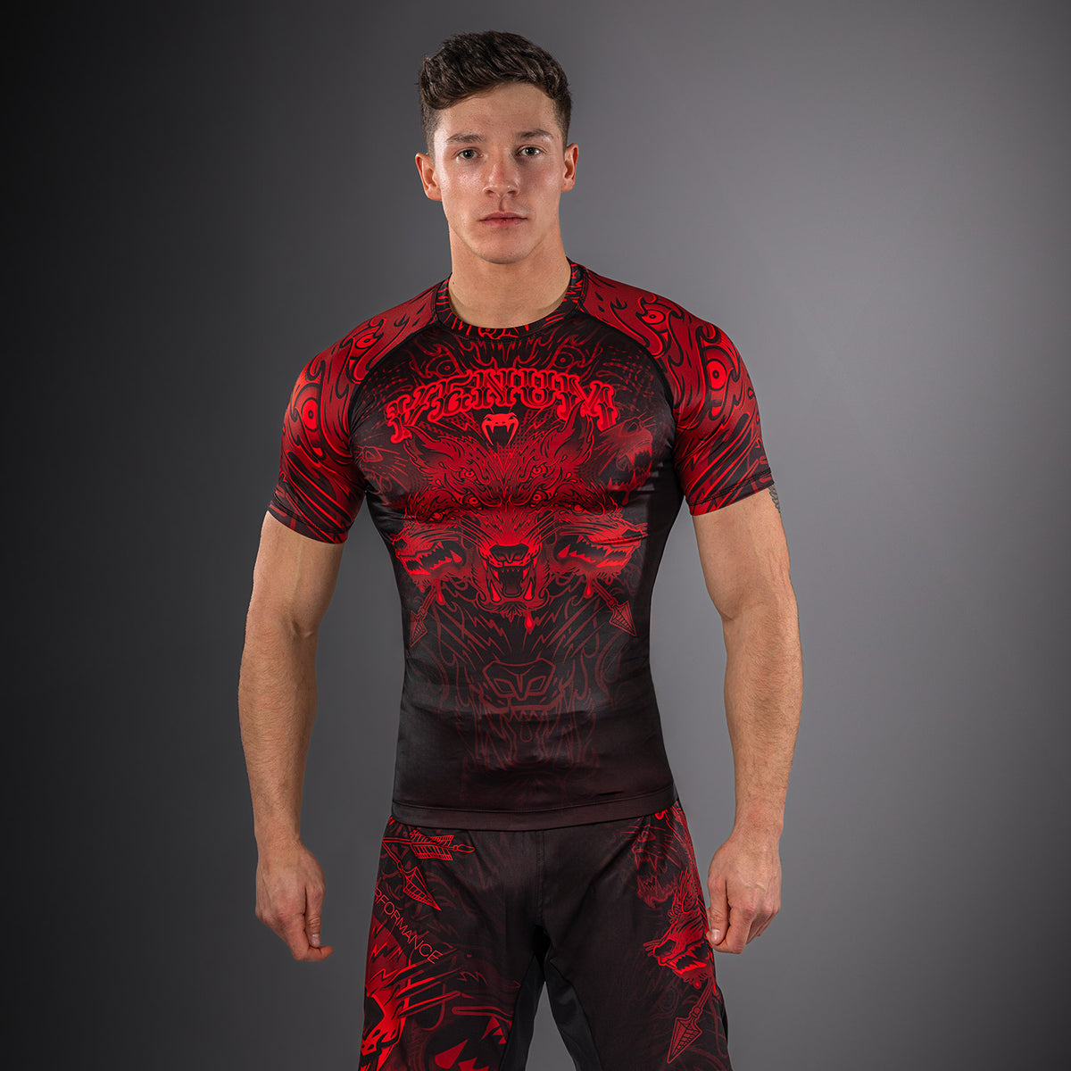 Rashguard à Manches Courtes Venum Wolf Atak – Noir/Rouge - product-type_T-Shirts de Compression