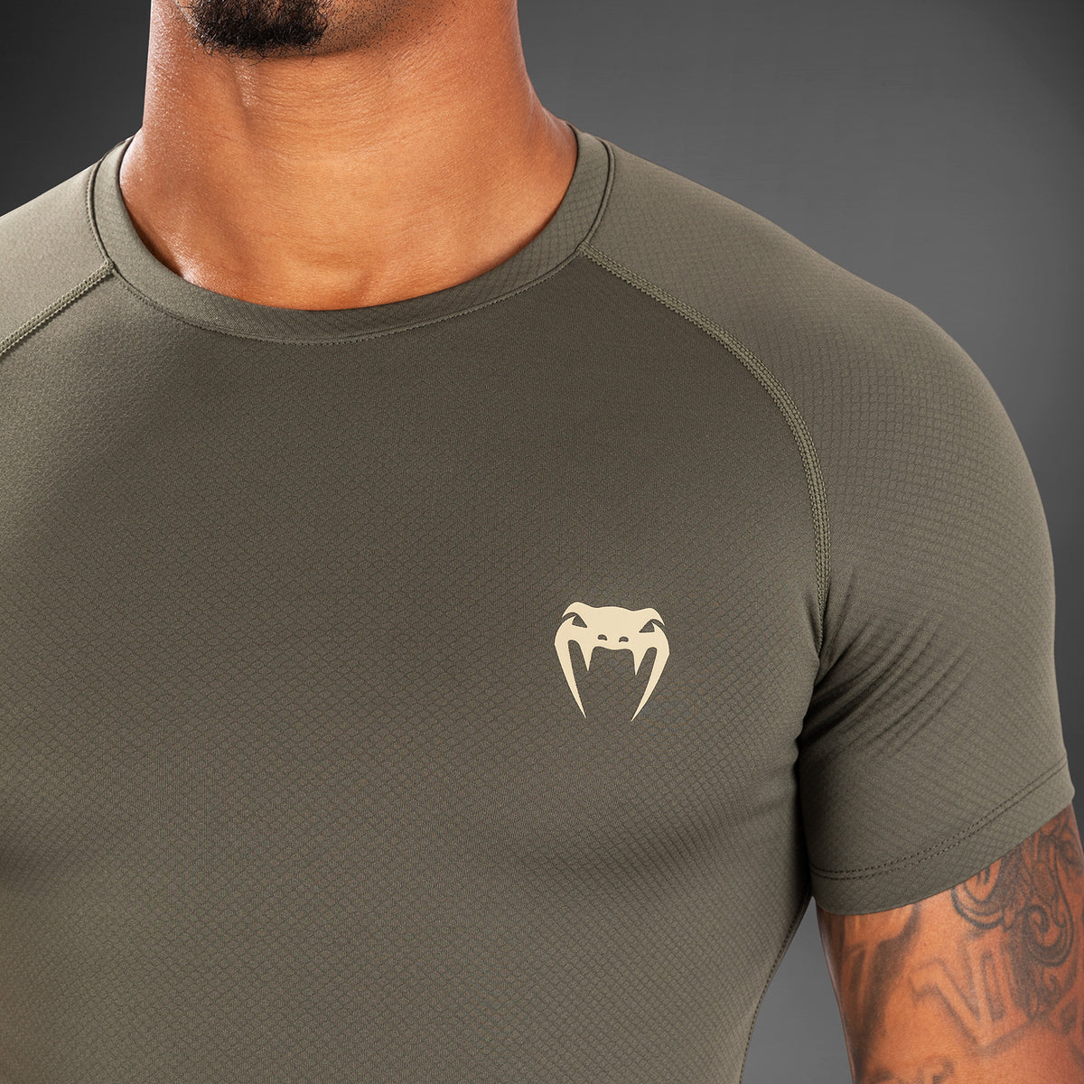 Rashguard à manches courtes pour hommes Venum Contender - Kaki - product-type_T-Shirts de Compression